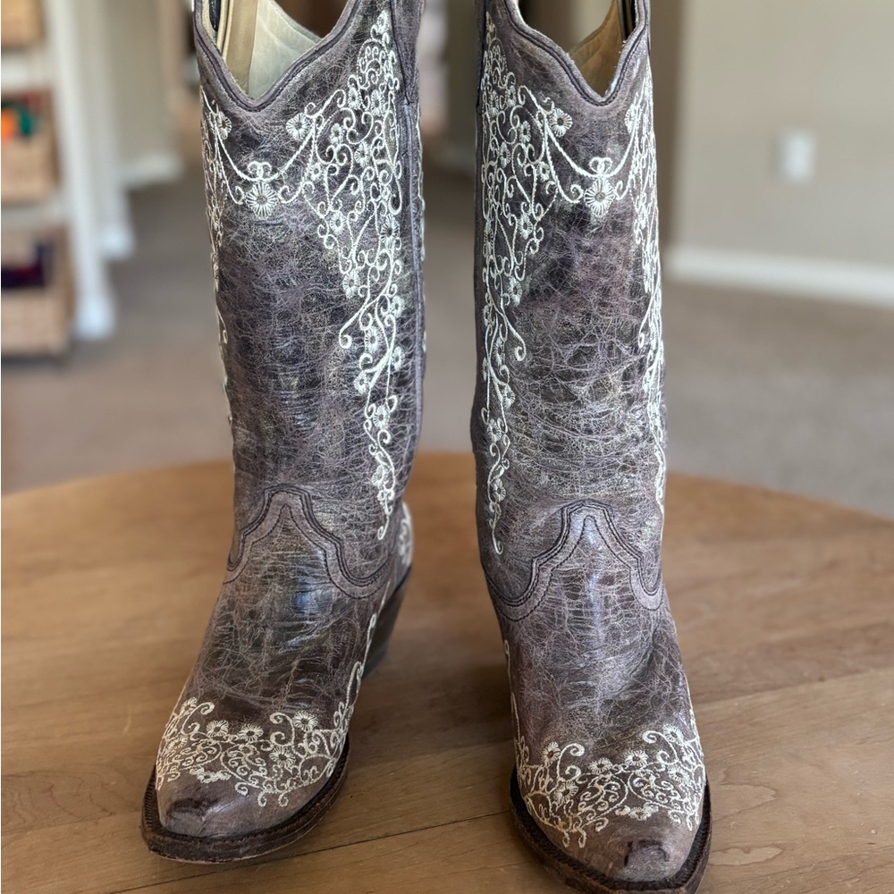 Women's Corral Boots Embroidered Cowboy Boots. Co… - image 5